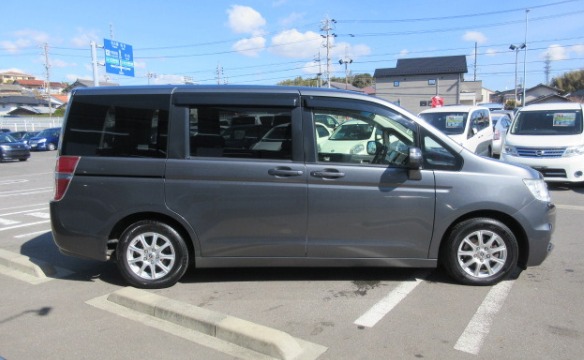 2013 HONDA STEPWAGON